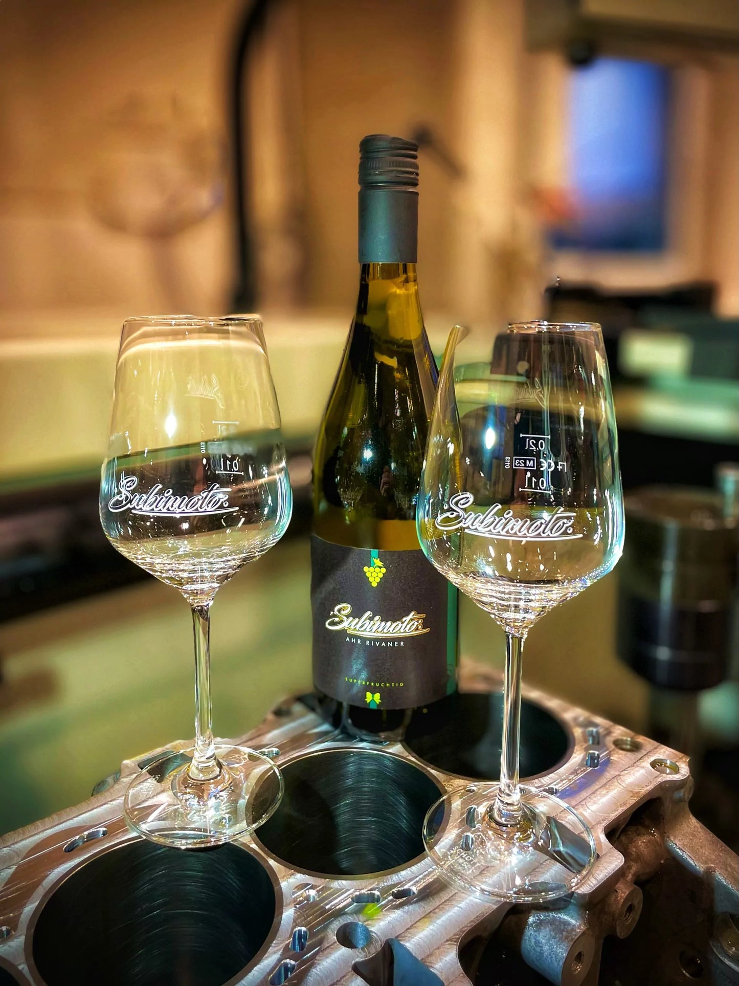 Weinset – subimoto Wein plus zwei Weingläser